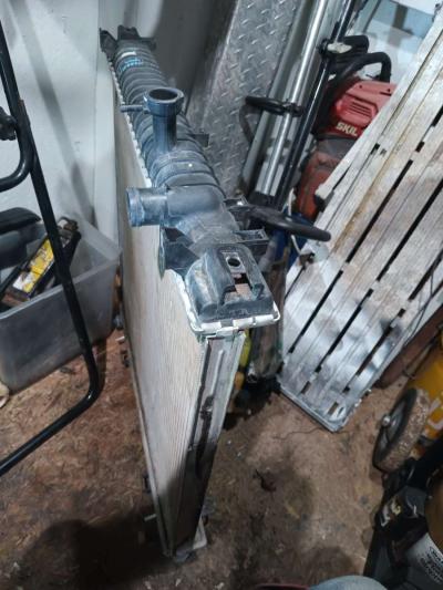 ton truck radiator - Thumbnail 2