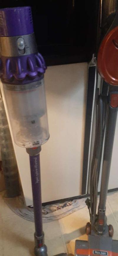 Dyson n shark stick vac set - Thumbnail 3