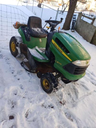 2010 John Deere lawn mower - Thumbnail 4
