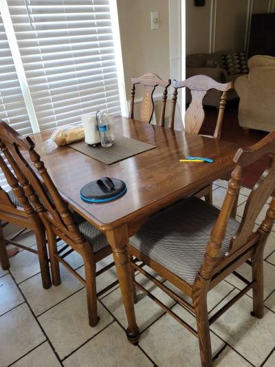 dinner table - Thumbnail 3