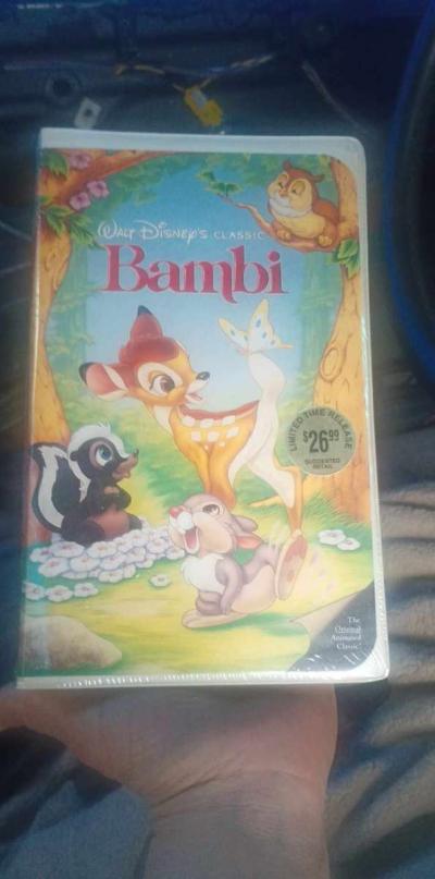 Walt Disneys unopened classic black diamond edition vhs set - Thumbnail 4