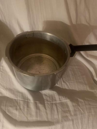 presto pressure cooker - Thumbnail 3