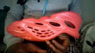 RED YEEZYS - Thumbnail 3