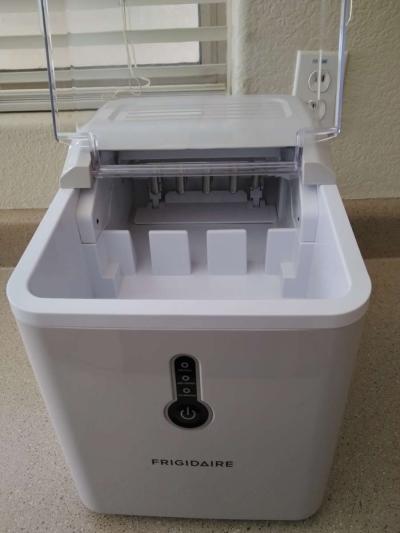 Frigidaire Ice Maker - Thumbnail 2