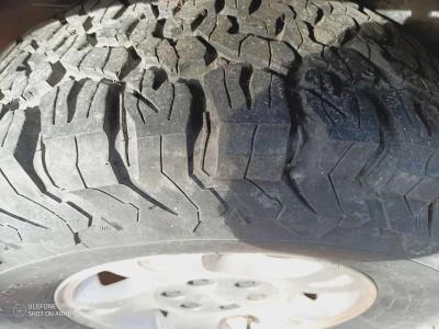 1999 Chevy Tahoe 30k miles on engine needs transmission - Thumbnail 4