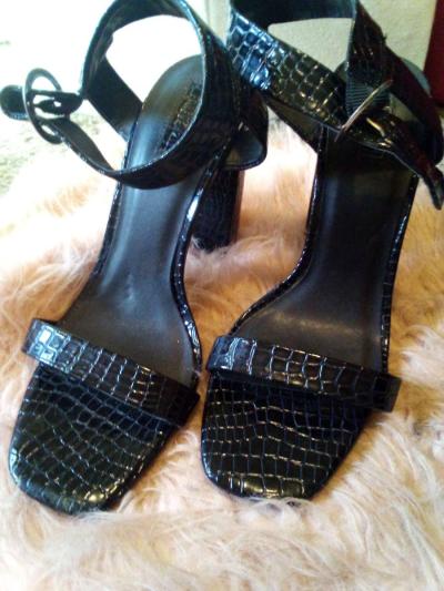 clothes shoes and bags - Thumbnail 4