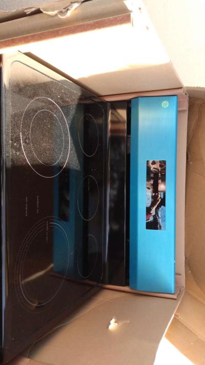 Frigidaire electric range stove and Dishwasher - Thumbnail 3