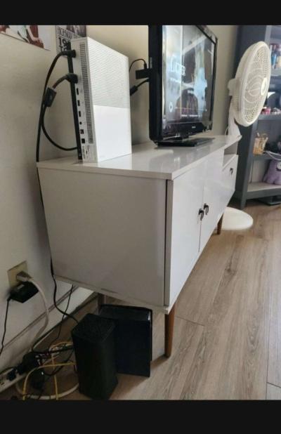 TV console and media center - Thumbnail 2