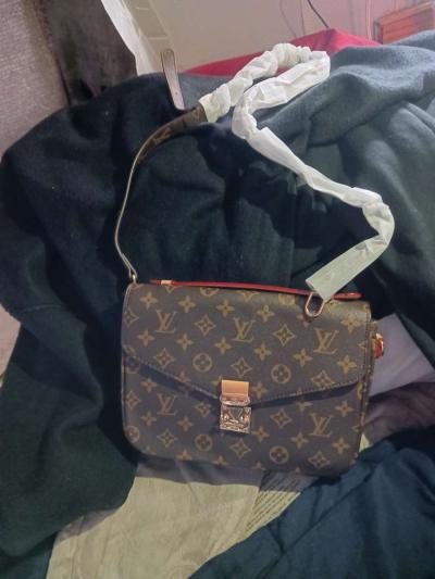 LV purse - Thumbnail 4