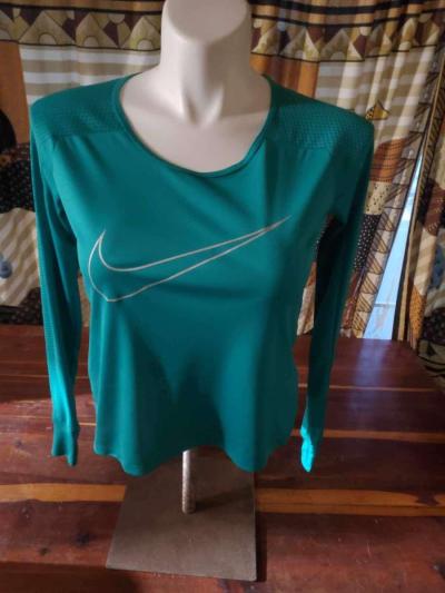 Nike size medium dry fit turquoise shirt bust 36 inches - Thumbnail 5