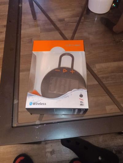 speaker - Thumbnail 2