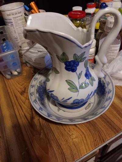 pitcher and bowl made in China - Thumbnail 3