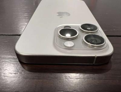 I phone 15 Titanium unlocked - Thumbnail 6