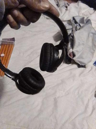 JBL headphones - Thumbnail 2