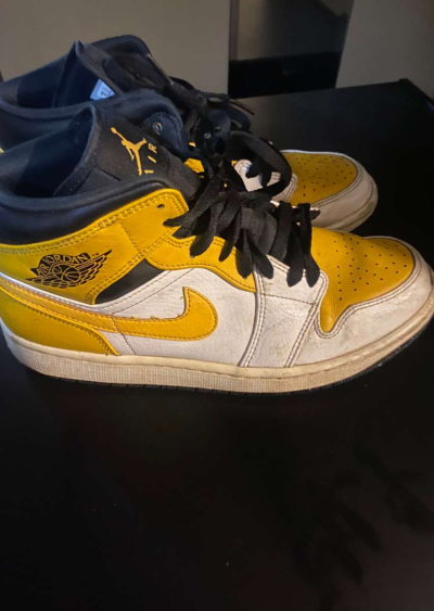 Jordan Ones - Thumbnail 3