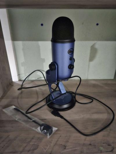 Blue Yeti USB Microphone Midnight Blue Like New - Thumbnail 2