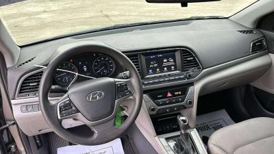 2018 Hyundai Elantra SEL - Thumbnail 4