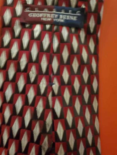 Jeffrey Beene New York tie 56 inches long Bottom of the tie - Thumbnail 4