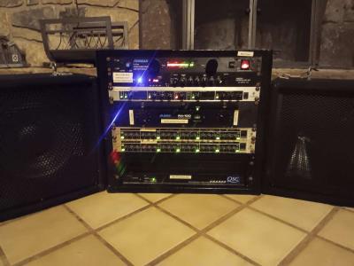 Outside Amp with 4 speakers - Thumbnail 3