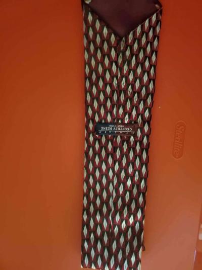 Jeffrey Beene New York tie 56 inches long Bottom of the tie - Thumbnail 2