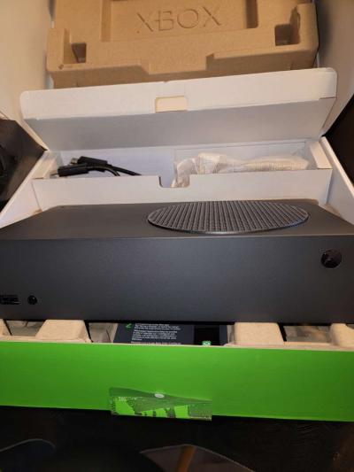 Microsoft Xbox Series - Thumbnail 2