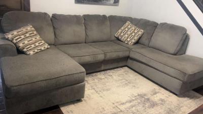 Ashley Brand Sectional - Thumbnail 2