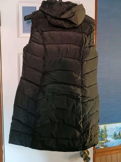 Black Puffer Vest - Thumbnail 2