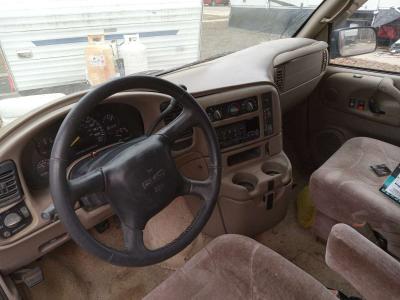 1998 GMC Safari regency package Excellent condition - Thumbnail 4