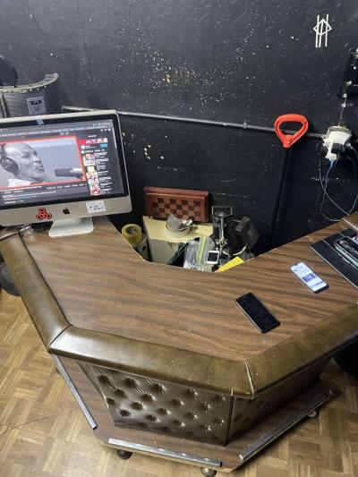 Bar with shelf - Thumbnail 2