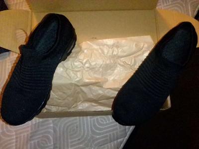 brand New womans  black slip on shoes size 9 - Thumbnail 2