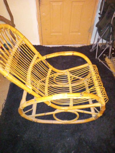 VINTAGE 1970S BURNT BAMBOO RATAAN ROCKING CHAIR - Thumbnail 4