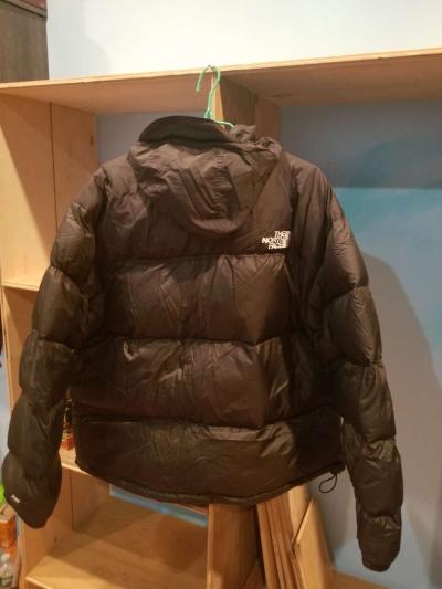 It is a THE NORTH FACE brand jacket size xxL - Thumbnail 3