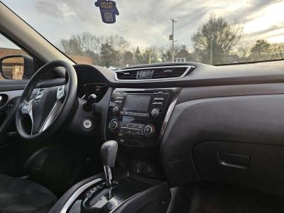 Nissan Rogu - Thumbnail 2