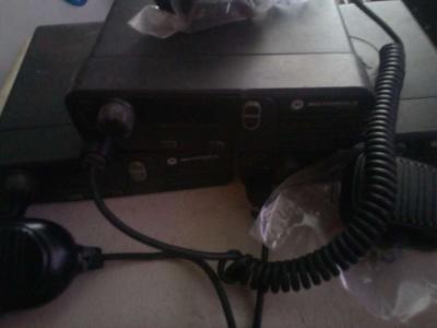 Motorola xps 4350 uhf twoway radio with mics - Thumbnail 3