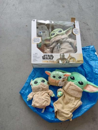 the Star wars the Mandalorian and 3 extras new - Thumbnail 4