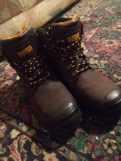 DeWalt work Boots size 12 - Thumbnail 2