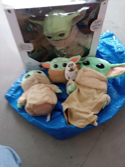 the Star wars the Mandalorian and 3 extras new - Thumbnail 2