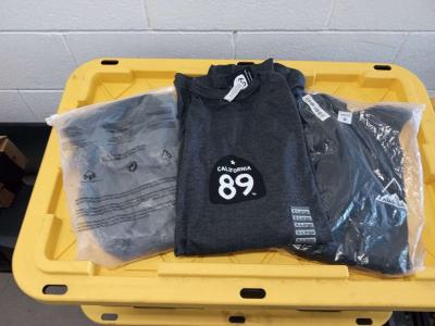 the 3 sweatshirt large new - Thumbnail 6