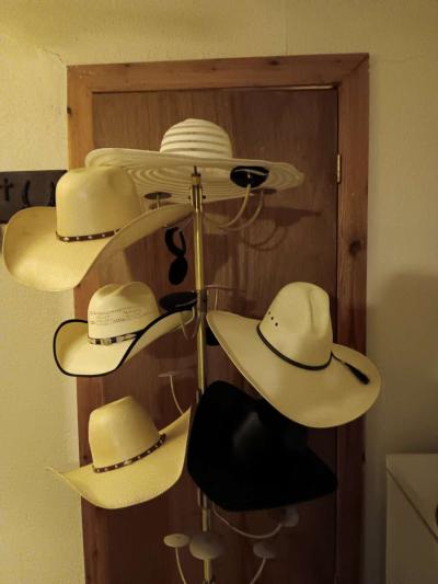 cowboy hats - Onalaska, Texas