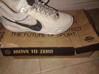 Nike Cosmic Unity Size 12 - Thumbnail 3