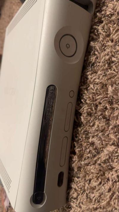 Xbox 360 2 controllers plus games - Thumbnail 2