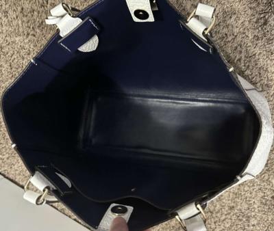 BRAND NEW VERY LARGE KATE SPADE TOTE BAG - Thumbnail 3