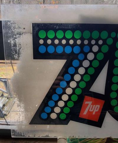 7 Up Plastic Acrylic Advertising Sign - Thumbnail 5