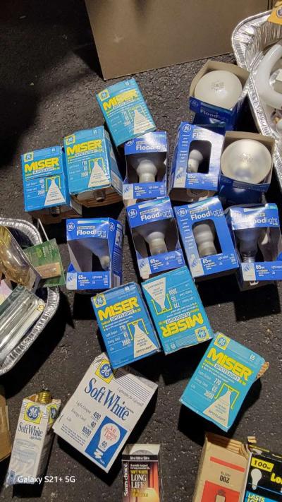 light bulbs - Thumbnail 2