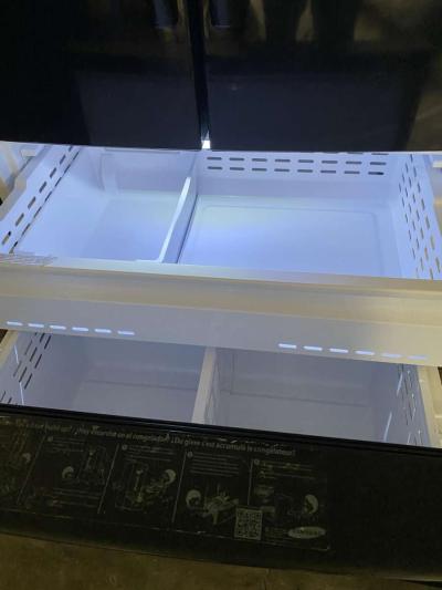 Samsung Refrigerator - Thumbnail 5