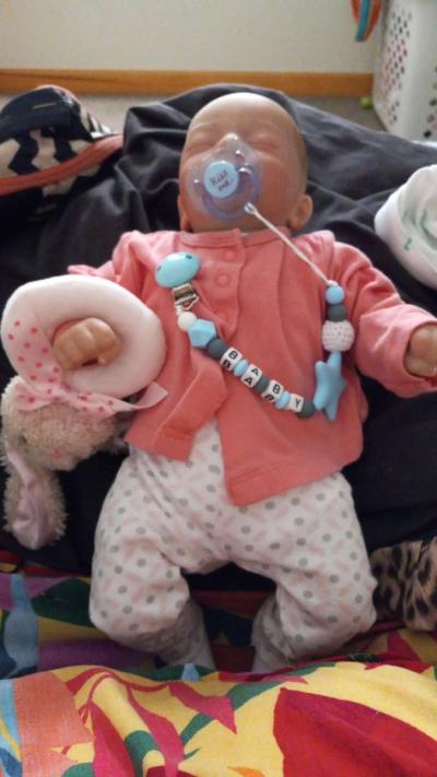 baby girl - Thumbnail 2