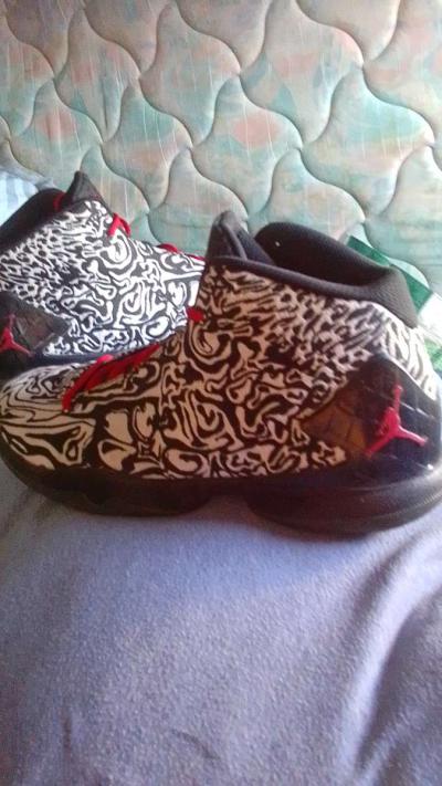 size 10 jordans - Thumbnail 2