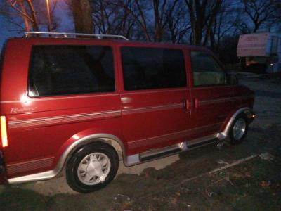 1998 GMC Safari regency package Excellent condition - Thumbnail 6
