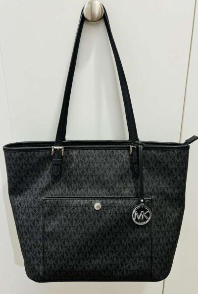 BRAND NEW MICHAEL KORS HANDBAG