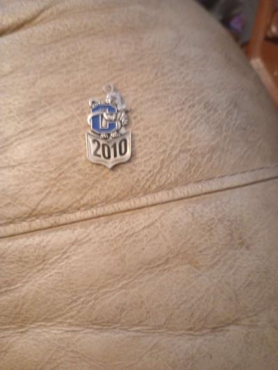 a keychain thing and earrings - Thumbnail 2